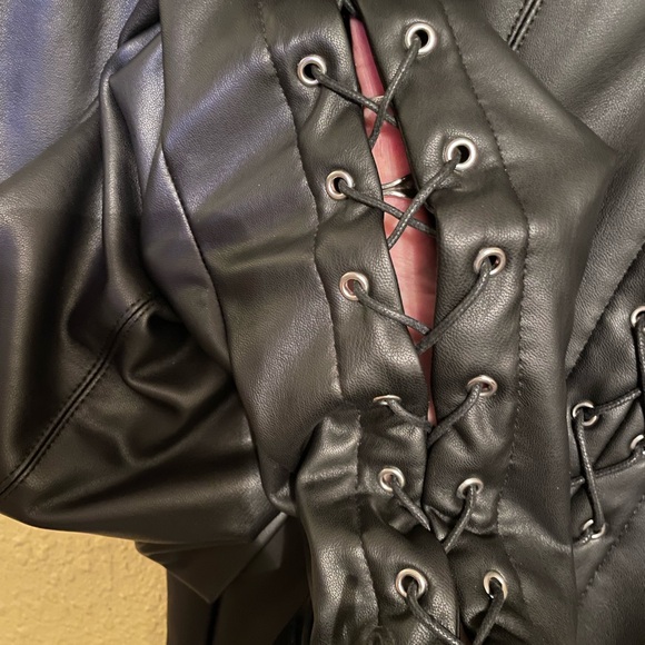 Topshop Womens Faux Leather Black Pants Lace Up Leg Elastic Waist Side Zip Sz 8 - Picture 3 of 9